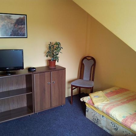 Prostějov Penzion U Chmelu מראה חיצוני תמונה